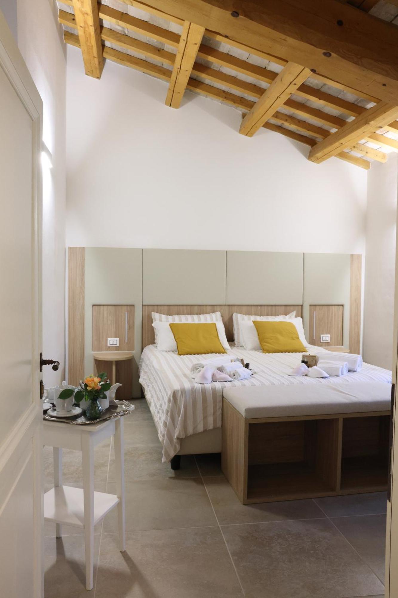 Locanda La Rocca Residenza D'Epoca Фоссомброне Экстерьер фото