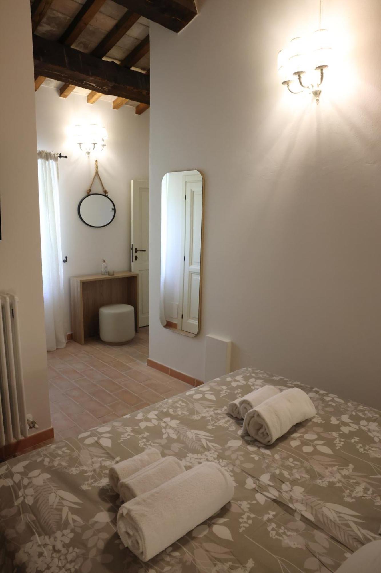 Locanda La Rocca Residenza D'Epoca Фоссомброне Экстерьер фото